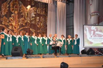 Под тихий шелест листопада